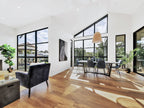 Energy efficient glazing installation with high thermal performance
